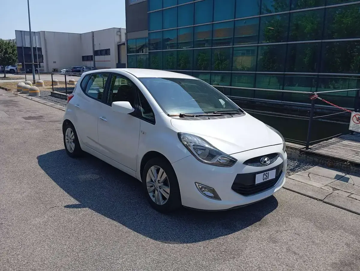 Usata Hyundai ix20 90 CV (66 kW) 2015 Bianco Utilitaria