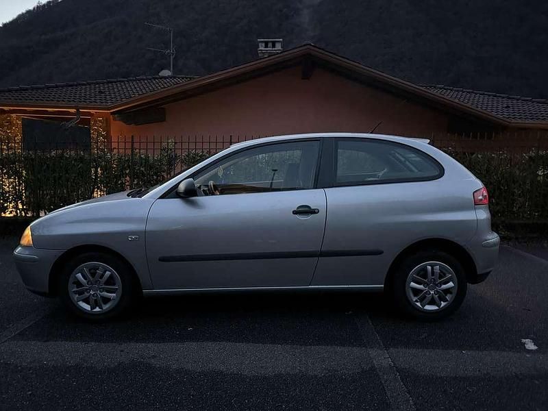 Usata Seat Ibiza Stella 64 CV (47 kW) 2002 Berlina