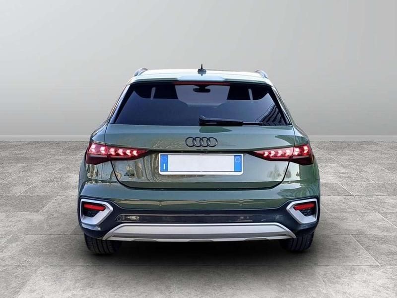 Usata Audi A3 150 CV (110 kW) 2024 Verde distretto metallizzato SUV