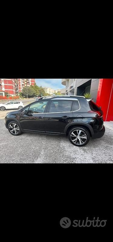 Usata Peugeot 2008 120 CV (88 kW) 2016 Nero SUV