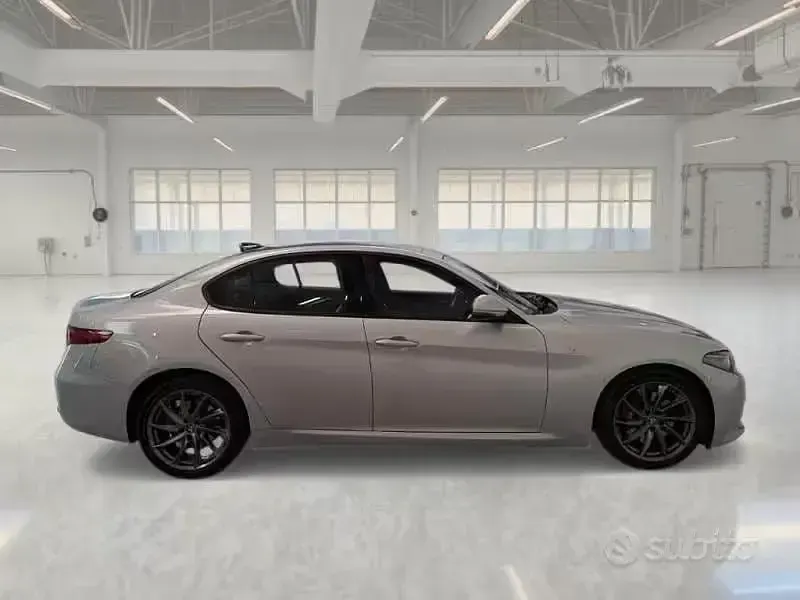 Usata Alfa Romeo Giulia Ti 190 CV (139 kW) 2022 Grigio Berlina