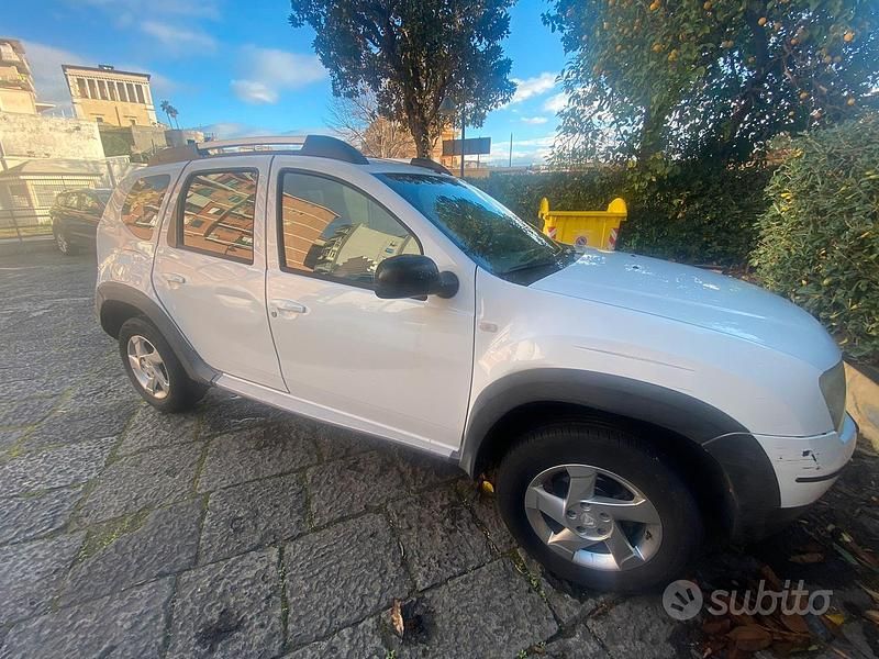Usata Dacia Duster 125 CV (91 kW) 2011 Bianco SUV