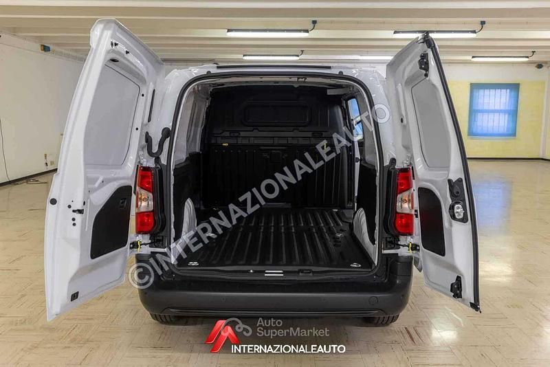 Nuova Peugeot Partner 131 CV (96 kW) 2025 Bianco Monovolume