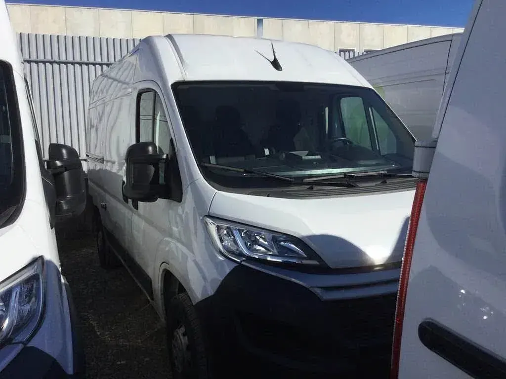 Usata Citroën Jumper 140 CV (102 kW) 2024 Bianco icy Monovolume