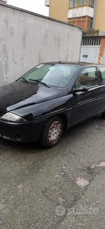 Usato 2000 Lancia Ypsilon 1.1 Benzin 54 CV (1.200 €)