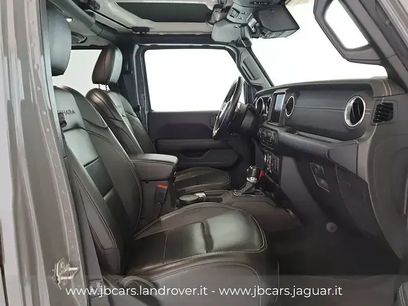 Usata Jeep Wrangler Sahara 380 CV (279 kW) 2022 Grigio scuro SUV