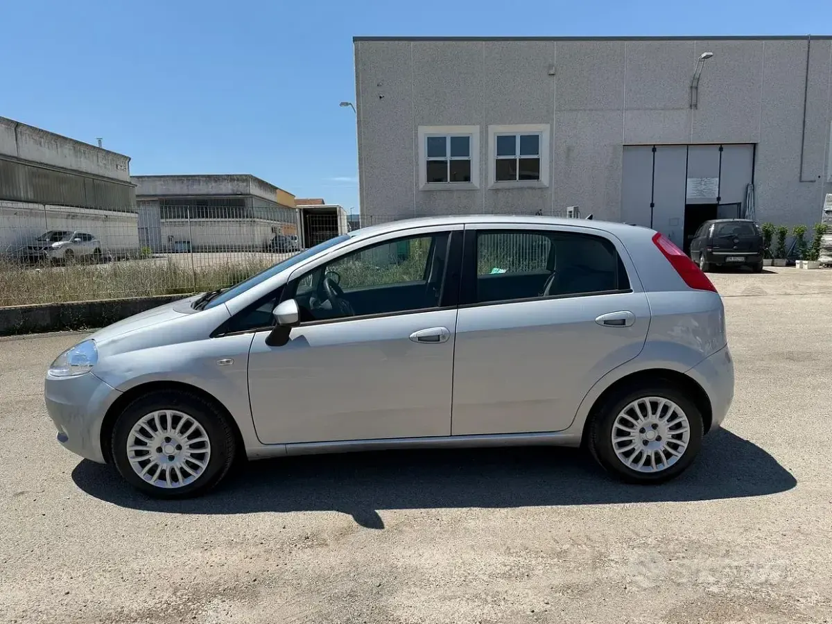 Usata Fiat Grande Punto 65 CV (47 kW) 2007 Grigio Utilitaria