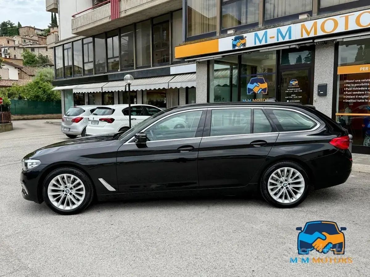 Usata BMW 520 Luxury Line 190 CV (139 kW) 2020 Nero Station wagon