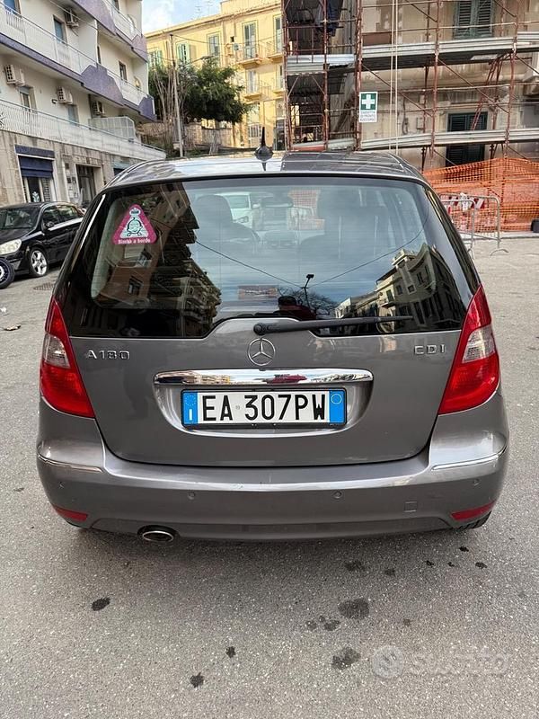 Usata Mercedes A180 Elegance 109 CV (80 kW) 2009 Grigio Berlina