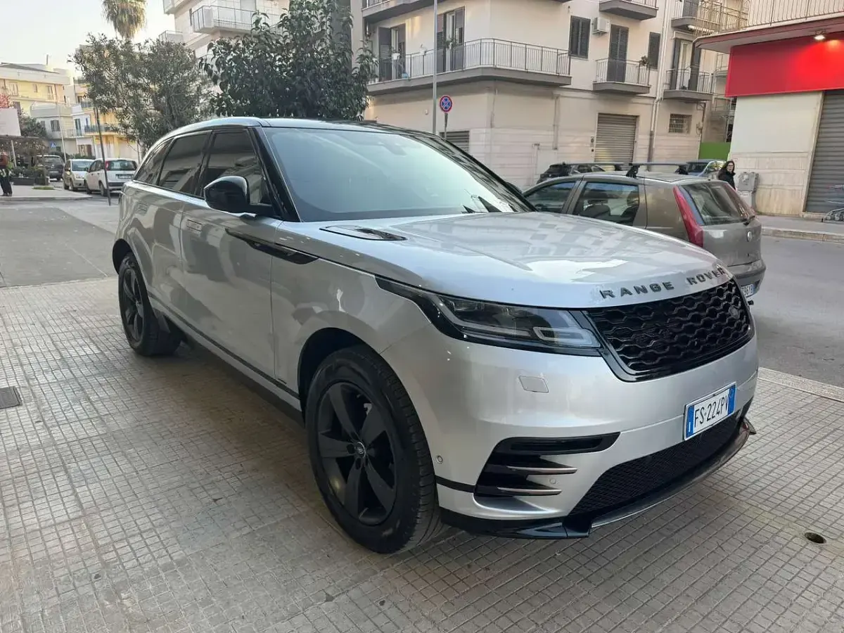 Usata Land Rover Range Rover Velar R-Dynamic 241 CV (177 kW) 2018 Nero SUV
