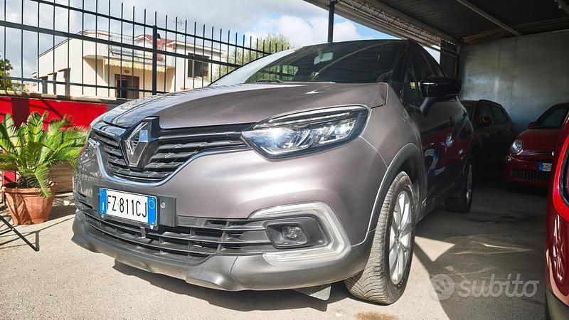 Usata Renault Captur 90 CV (66 kW) 2020 Grigio SUV