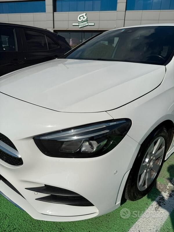 Bianco Usata 2020 Mercedes B180 Premium Monovolume | 19.450 € (Buon prezzo) - Immagine 1/4