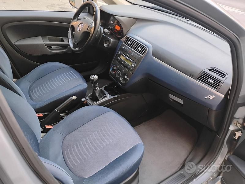 Usata Fiat Grande Punto 90 CV (66 kW) 2008 Grigio Utilitaria