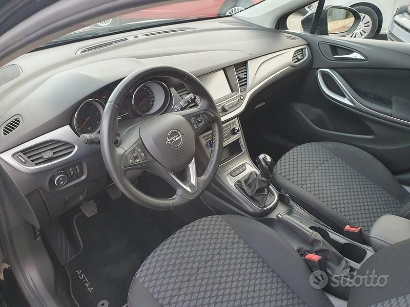 Usata Opel Astra Business 110 CV (80 kW) 2019 Nero Station wagon