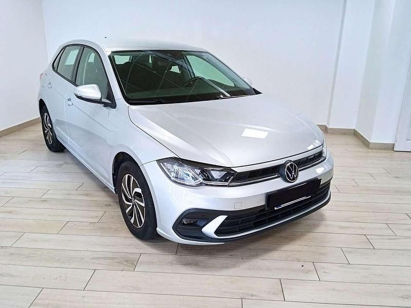 Argento Usata 2022 VW Polo Life Tre volumi | 15.900 € (Buon prezzo) - Immagine 1/4