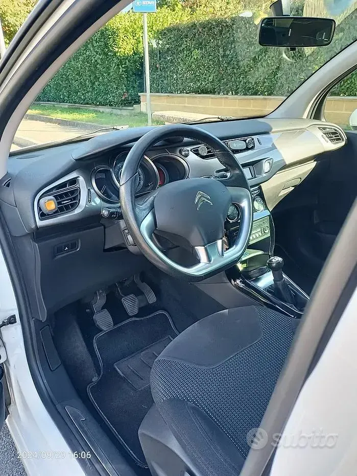 Usata Citroën C3 Exclusive 69 CV (50 kW) 2011 Bianco Berlina