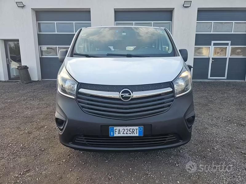 Usata Opel Vivaro 140 CV (102 kW) 2015 Bianco Monovolume
