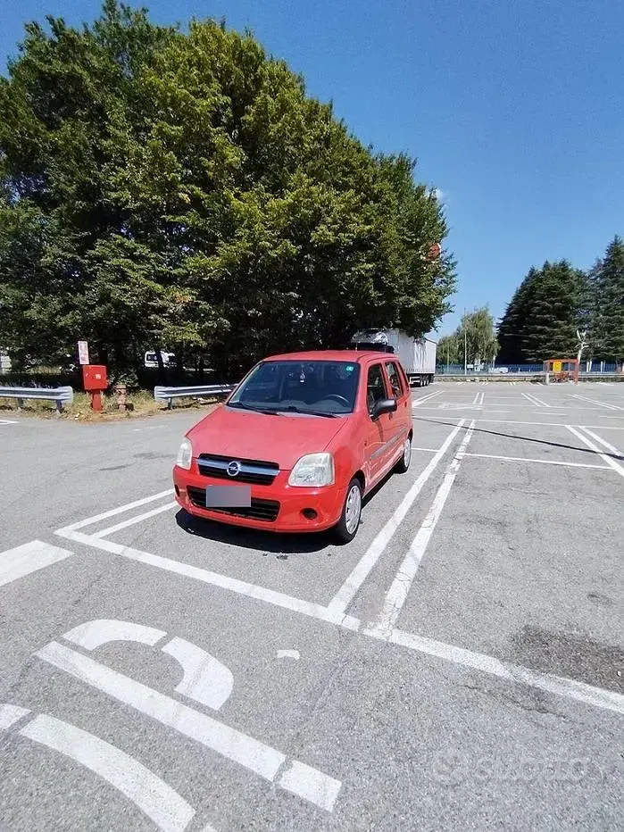 Usata Opel Agila 60 CV (44 kW) 2004 Rosso Monovolume