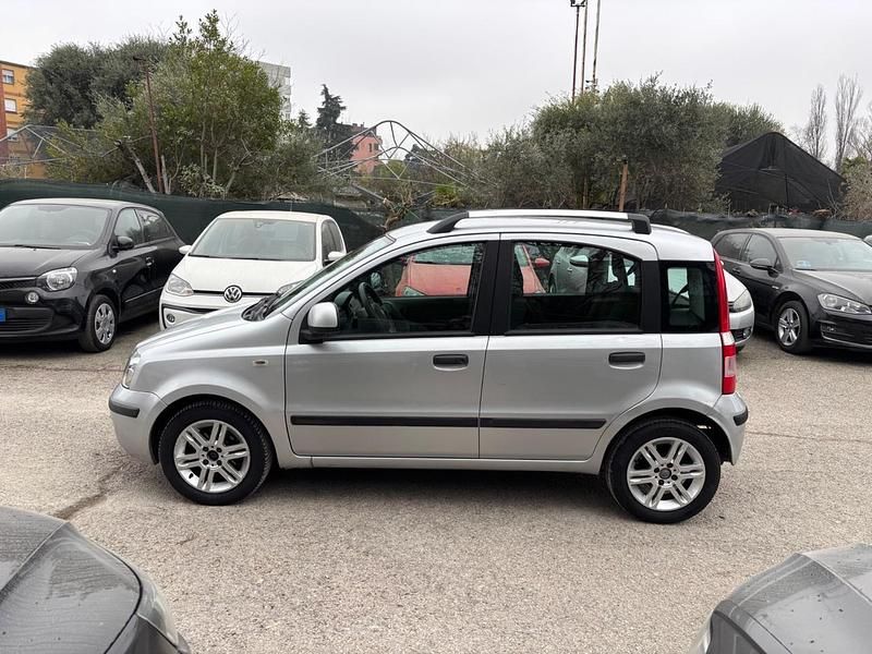 Usata Fiat Panda Emotion 69 CV (50 kW) 2010 Argento Utilitaria