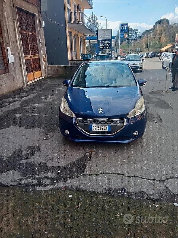 Usata Peugeot 208 Allure 92 CV (67 kW) 2012 Blu Utilitaria