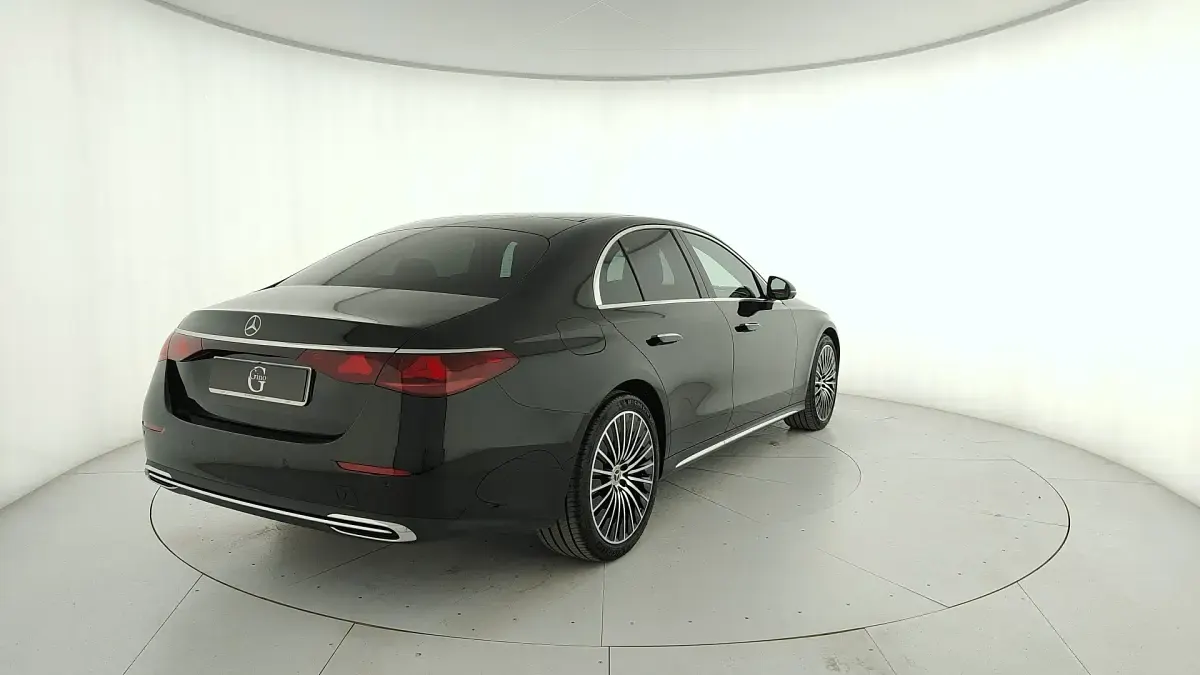 Usata Mercedes E450 Premium Plus 367 CV (269 kW) 2025 Nero Berlina