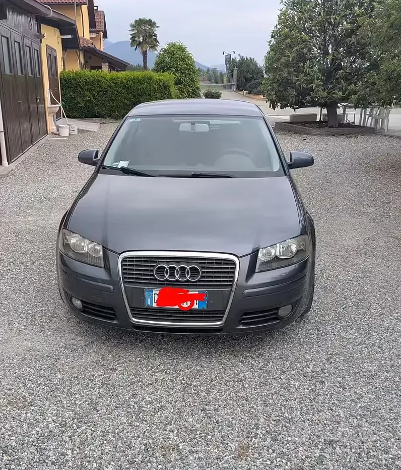 Käytetty Audi A3 Attraction 140 HP (102 kW) 2009 Harmaa Viistoperä