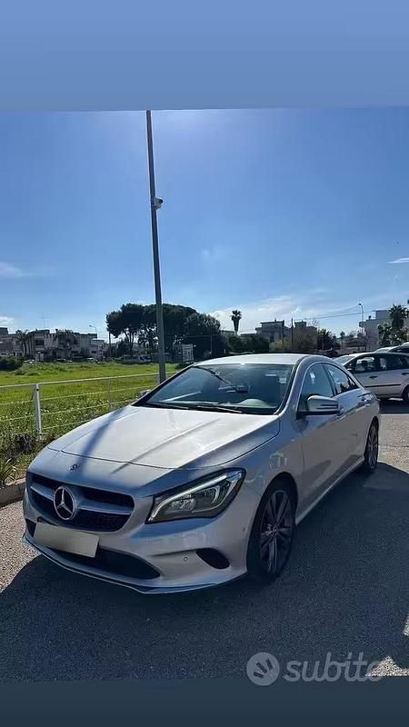 Usata Mercedes CLA200 Business 136 CV (100 kW) 2018 Grigio Berlina
