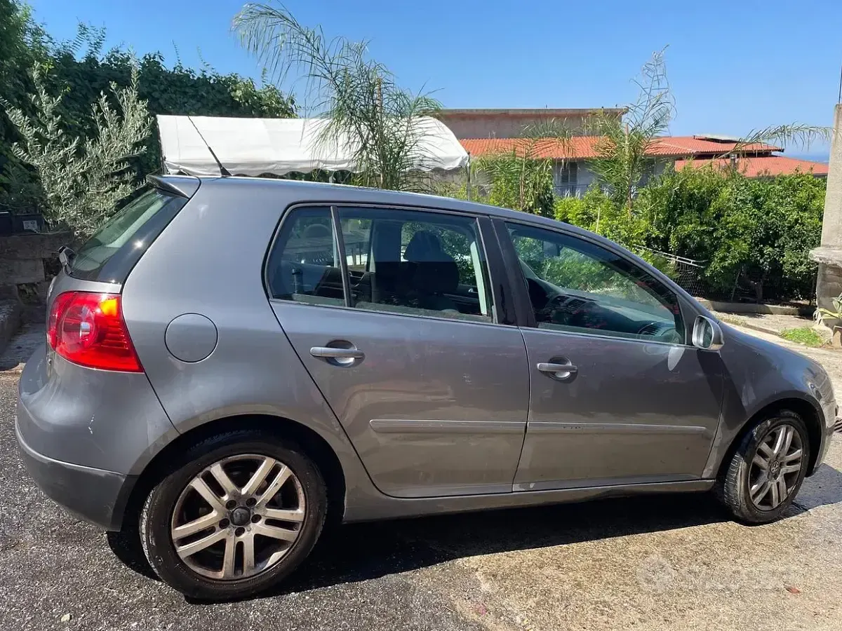 Usata VW Golf V 105 CV (77 kW) 2007 Grigio Berlina