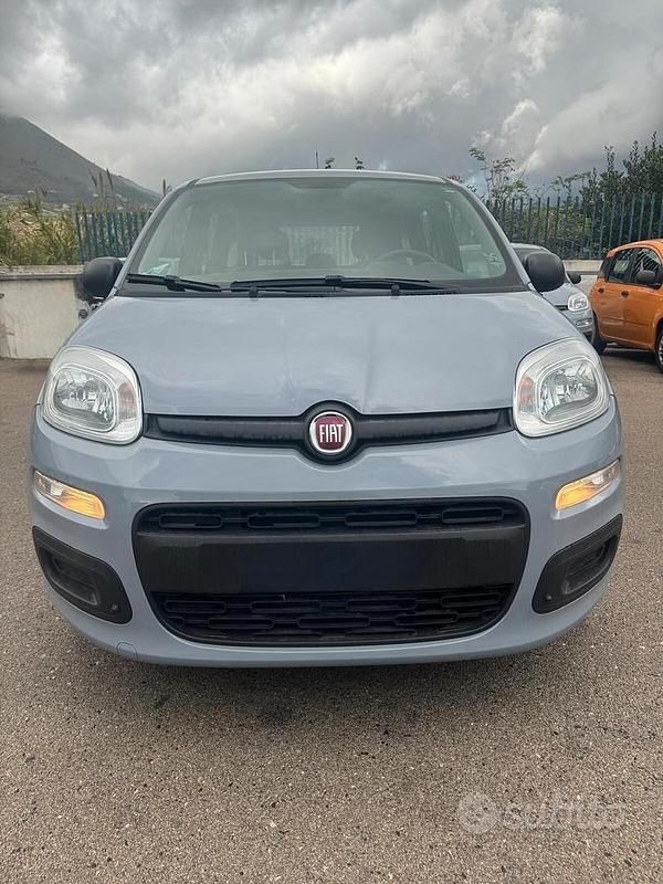 Grigio Usata 2022 Fiat Panda S Tre volumi | 9800 € (Buon prezzo) - Immagine 1/4