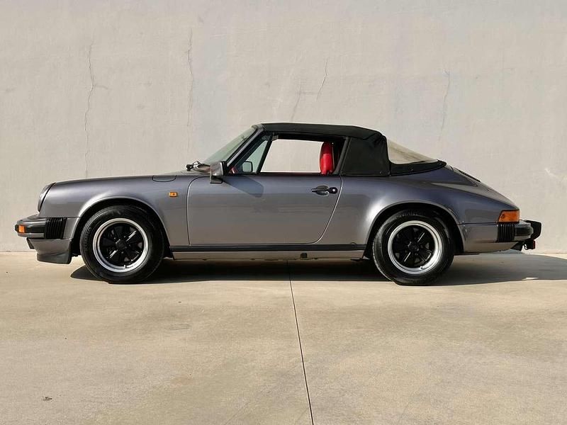 Usata Porsche 911 Carrera Cabriolet 231 CV (169 kW) 1985 Grigio Cabrio