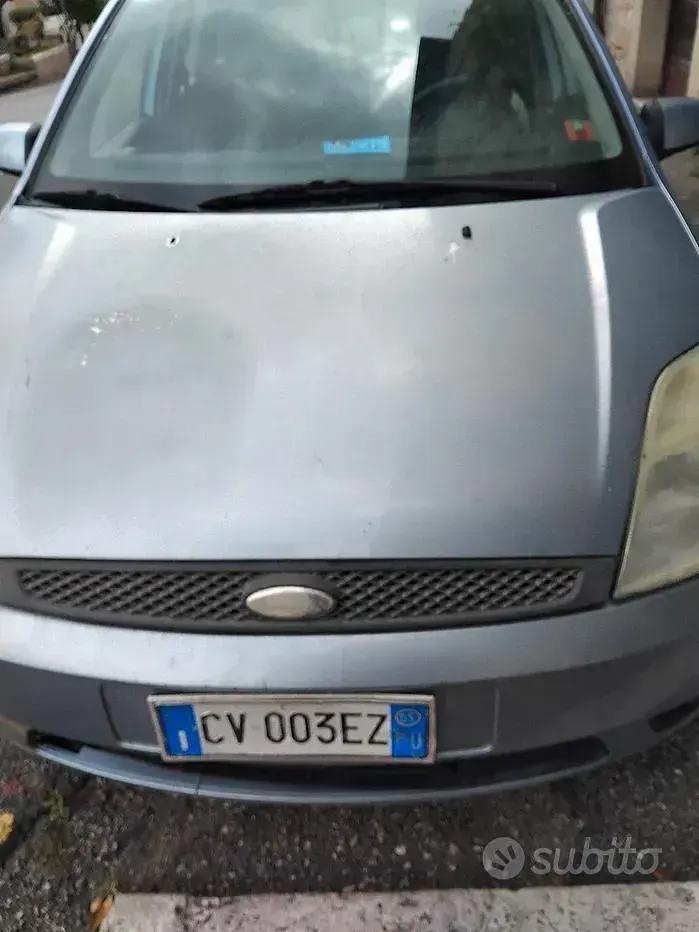 Usata Ford Fiesta 75 CV (55 kW) 2005 Blu Utilitaria