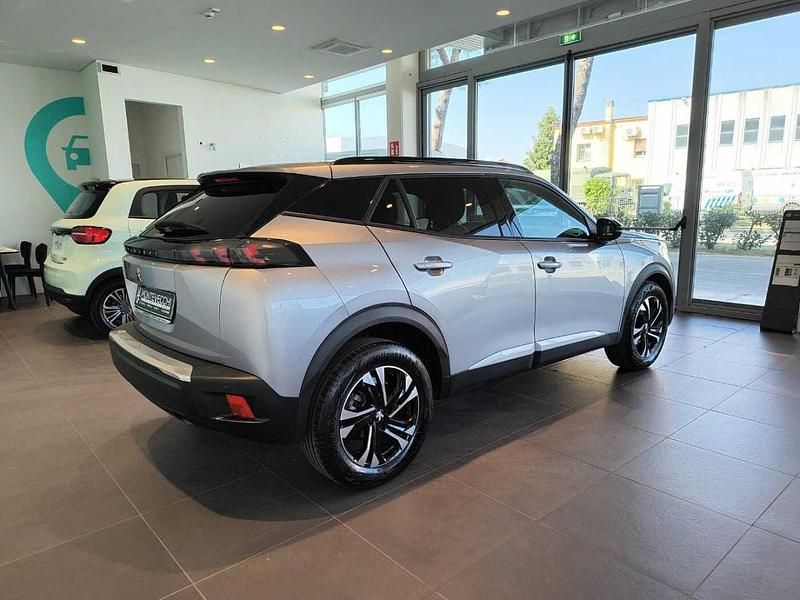 Usata Peugeot 2008 Allure 102 CV (75 kW) 2023 Grigio SUV