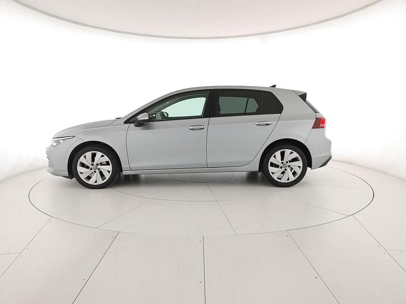 Begagnad VW Golf VIII Life 150 HK (110 kW) 2024 Silver Sedan