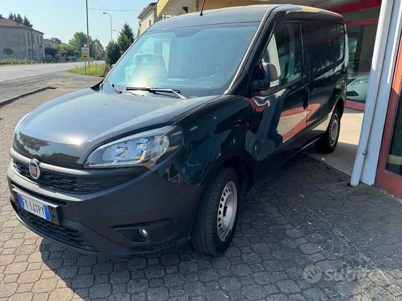 Nero Usata 2019 Fiat Doblò Easy Monovolume | 12.800 € (Buon prezzo) - Immagine 1/4
