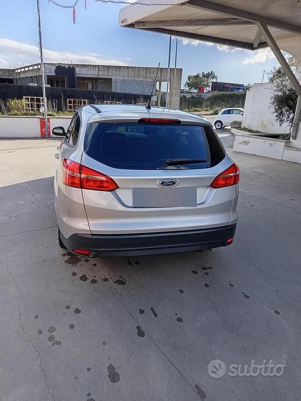 Usata Ford Focus 2015 Grigio Station wagon