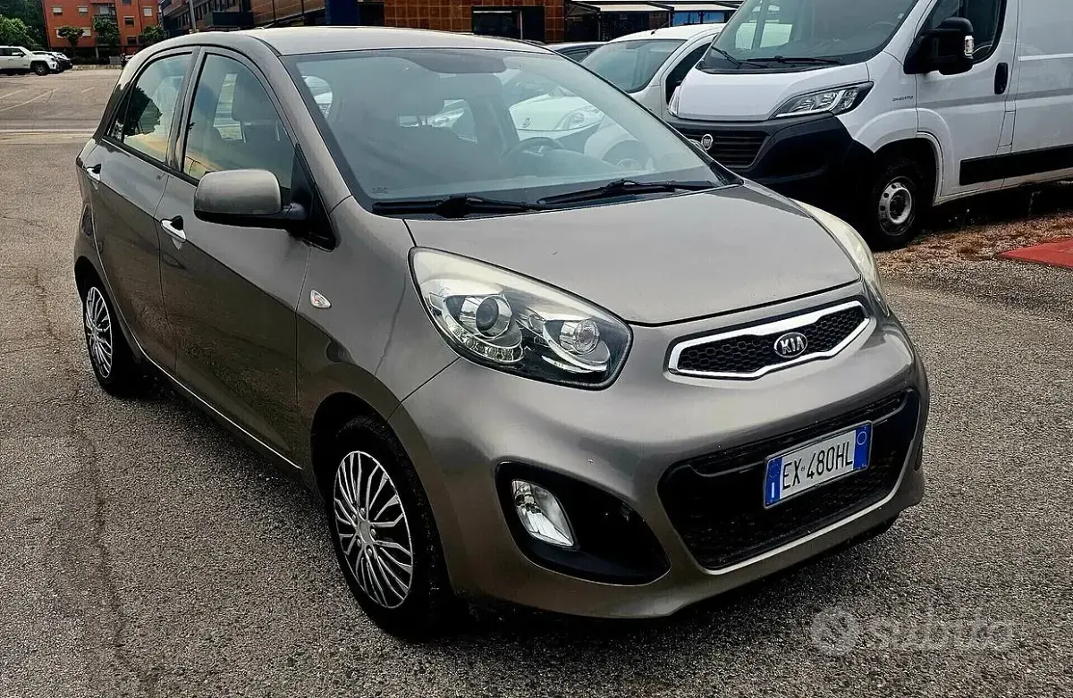 Usata Kia Picanto 67 CV (49 kW) 2014 Marrone Utilitaria