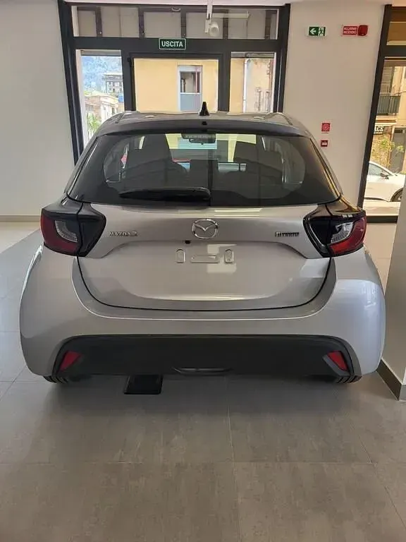 Nuova Mazda 2 116 CV (85 kW) 2026 Stormy silver Utilitaria