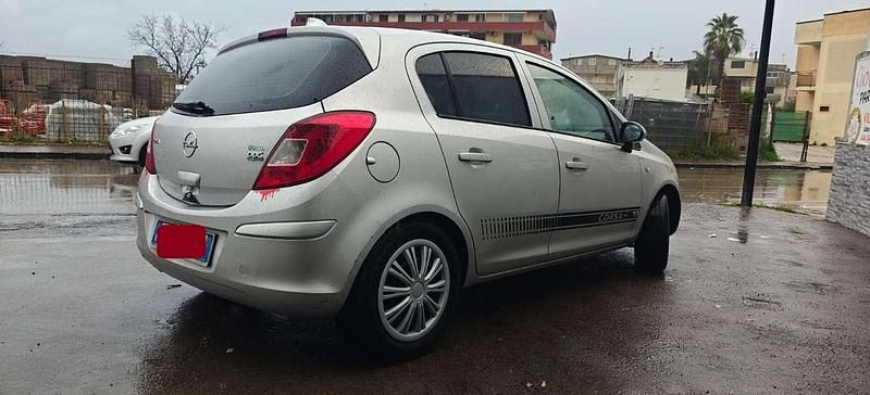 Occasion Opel Corsa Enjoy 80 ch (58 kW) 2009 Argent Berline