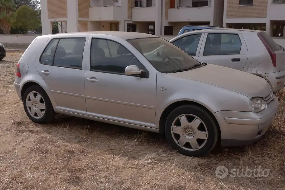Usata VW Golf IV 105 CV (77 kW) 2001 Grigio Berlina
