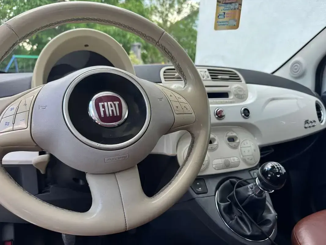 Usata Fiat 500 Lounge 75 CV (55 kW) 2008 Bianco Utilitaria