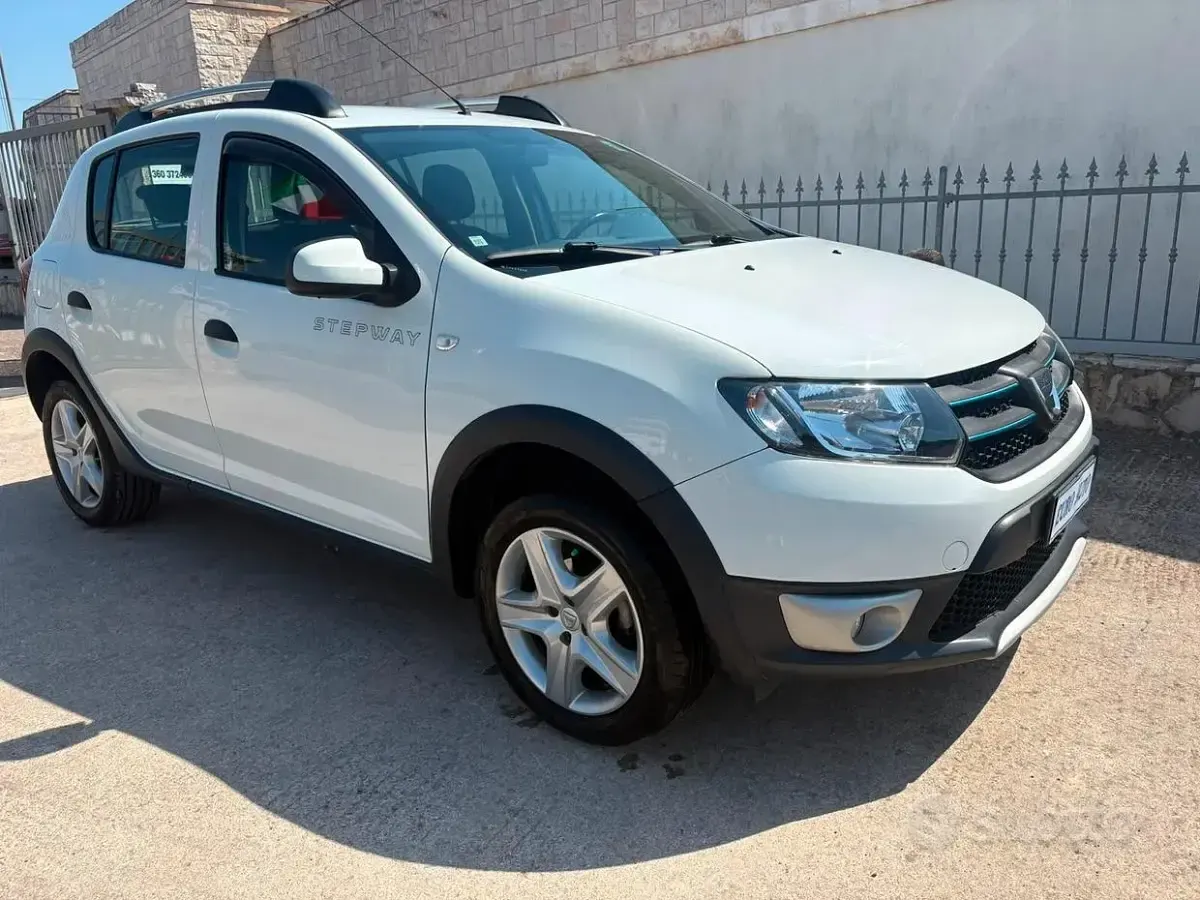 Usata Dacia Sandero Stepway 90 CV (66 kW) 2016 Bianco Berlina