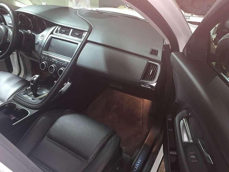 Usata 2020 Jaguar E-Pace S SUV | 22.700 € (Buon prezzo) - Immagine 1/4