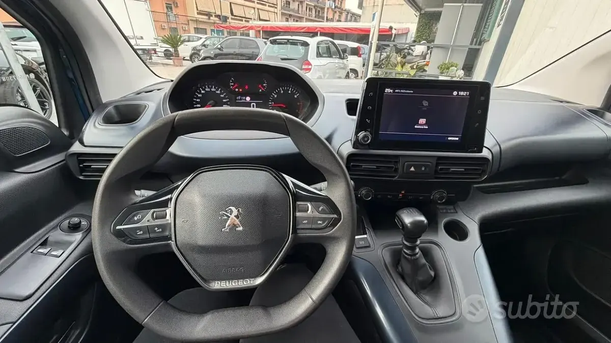 Usata Peugeot Rifter Allure 102 CV (75 kW) 2022 Bluazzurro Monovolume