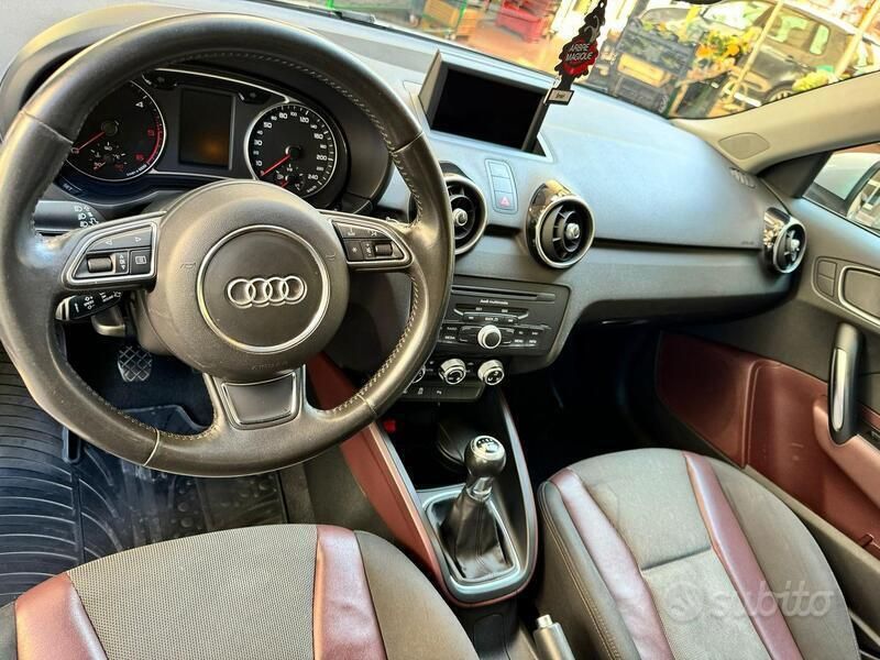 Usata Audi A1 105 CV (77 kW) 2013 Grigio Utilitaria