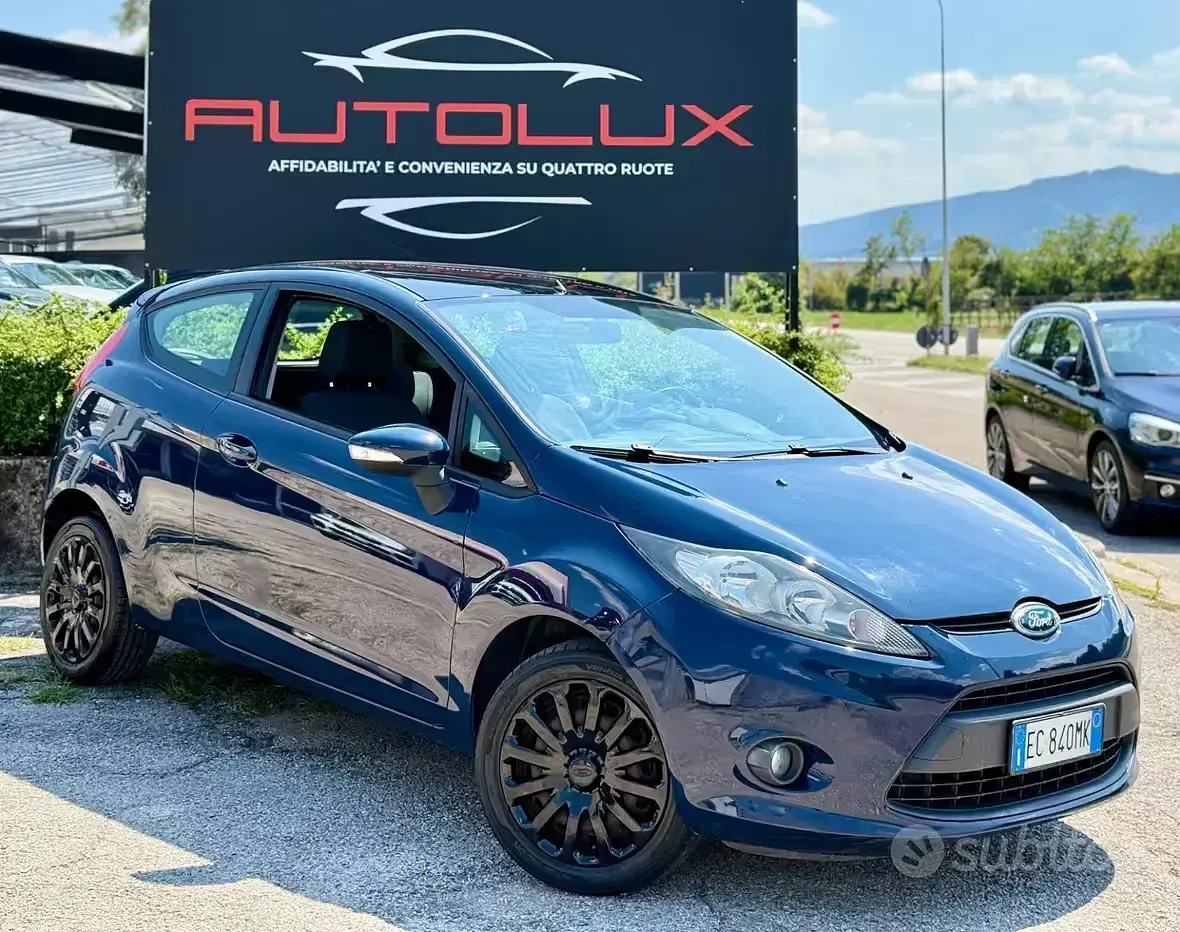 Usata Ford Fiesta 68 CV (50 kW) 2010 Blu Berlina