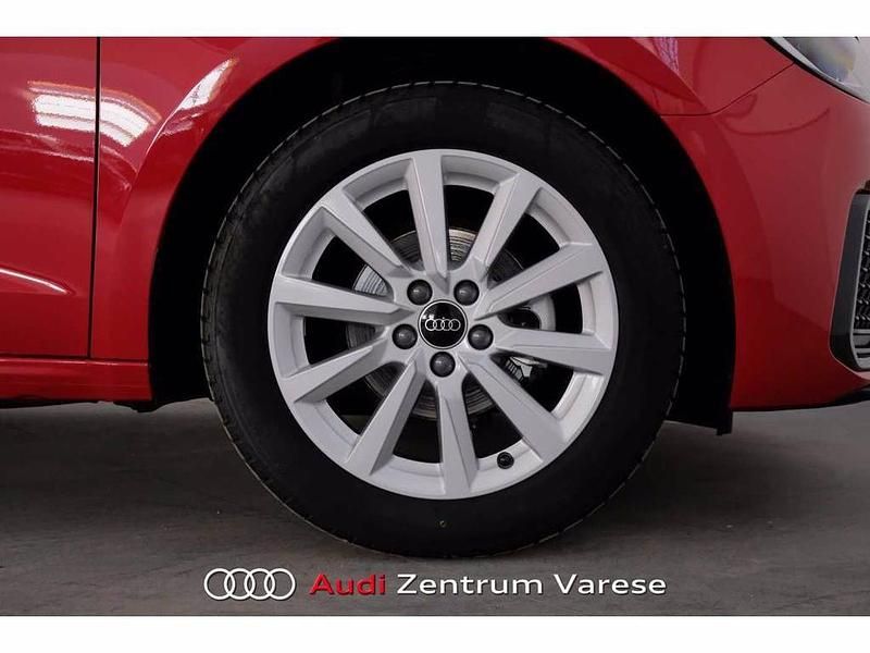 Usata Audi A1 Sportback Admired 95 CV (69 kW) 2024 Rosso progressivo metallizzato  rosso progressivo metallizzato Utilitaria
