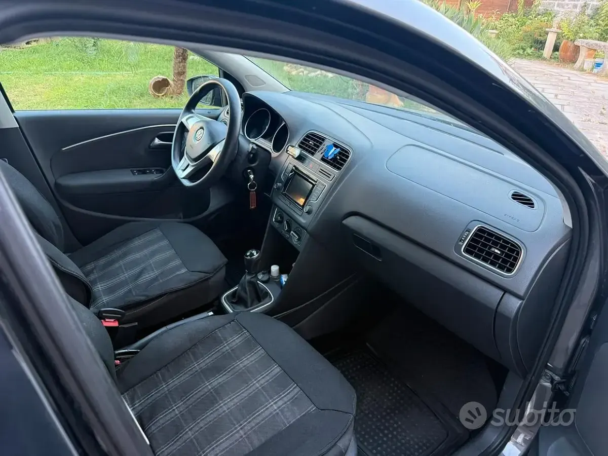 Usata VW Polo 90 CV (66 kW) 2015 Grigio Berlina