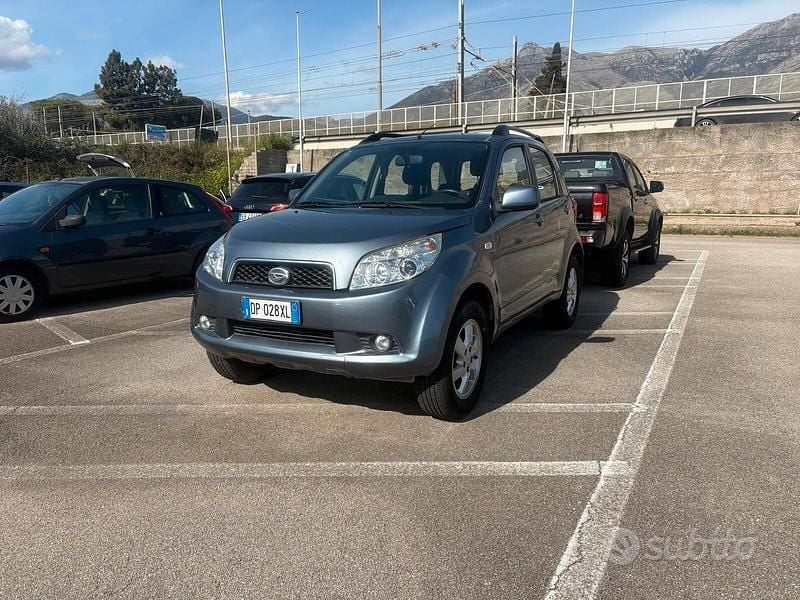 Usata Daihatsu Terios 104 CV (76 kW) 2008 Grigio SUV