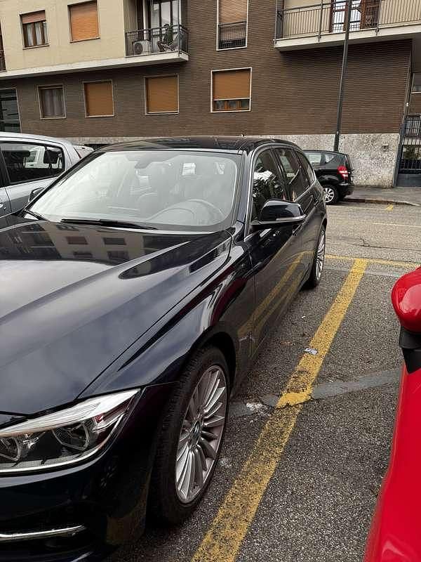 Usata BMW 320 Luxury Line 190 CV (139 kW) 2016 Blu/azzurro Station wagon