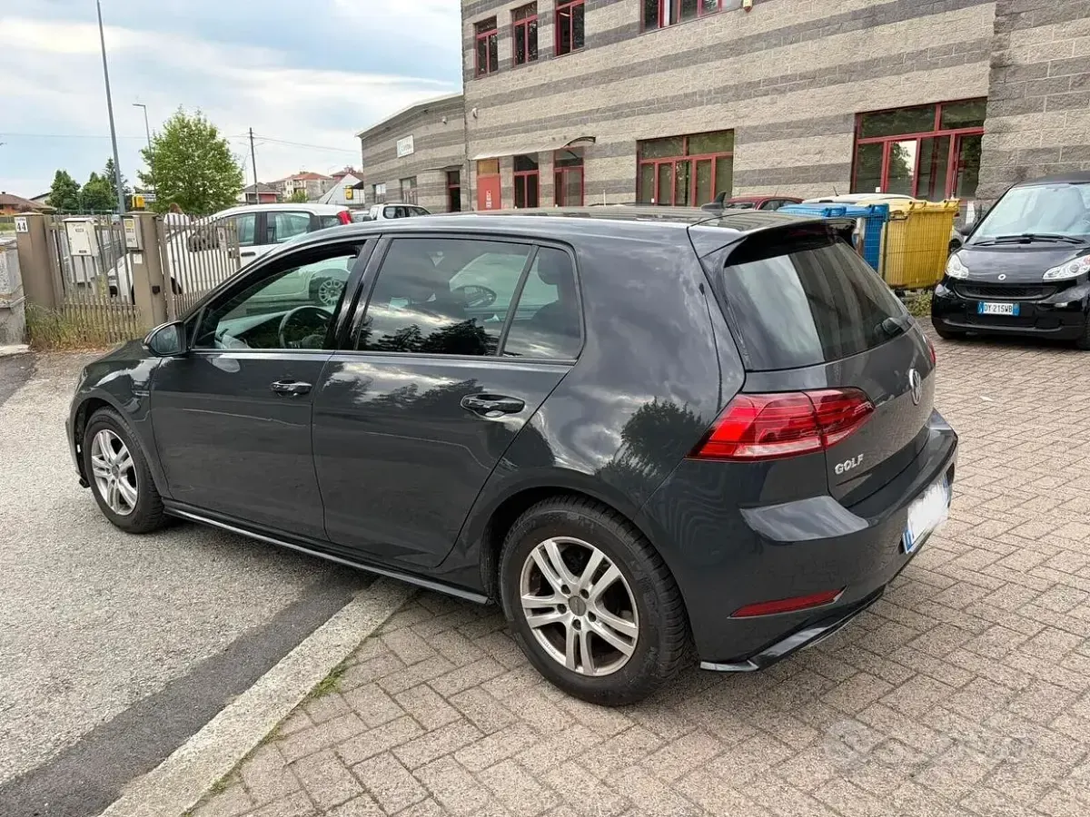 Usata VW Golf VII Trendline 116 CV (85 kW) 2019 Nero Berlina